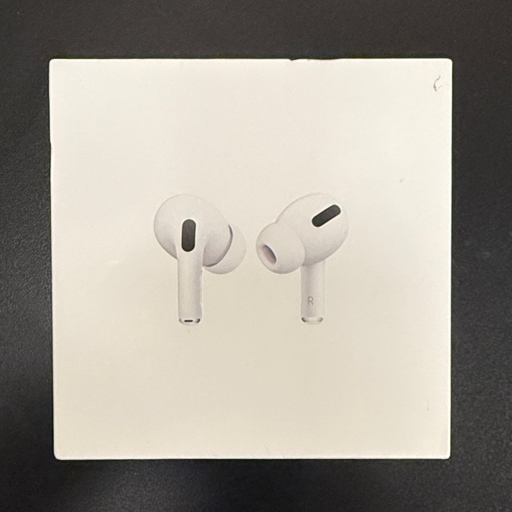 AirPods Pro with wireless Charging Case